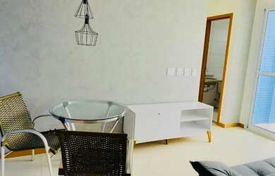 Imagem: O apartamento possui 1 Dormitório, 1 Banheiro, 1 Vaga na garagem