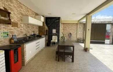 Imagem 2: Casa no Aeroporto. 230m² de Área, 3 Vagas na garageme3 Dormitórios