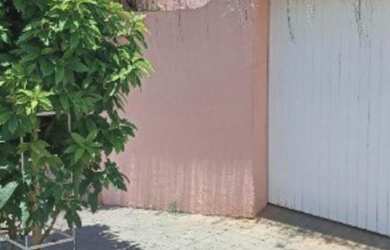 Imagem: A casa possui 3 Dormitórios, 2 Banheiros, 2 Vagas na garagem