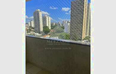 Imagem: O apartamento possui 3 Dormitórios, 1 Banheiro, 2 Vagas na