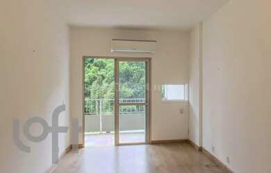 Imagem: O apartamento possui 2 Dormitórios, 2 Banheiros, 2 Vagas na