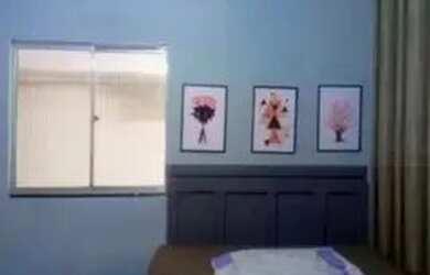 Imagem: A casa possui 2 Dormitórios, 2 Banheiros, 1 Vaga na garagem