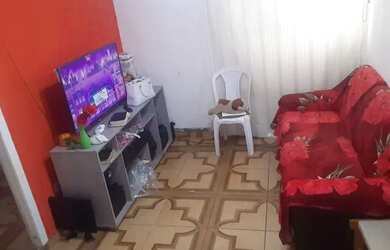 Imagem: A casa possui 4 Dormitórios, 3 Banheiros, 1 Vaga na garagem