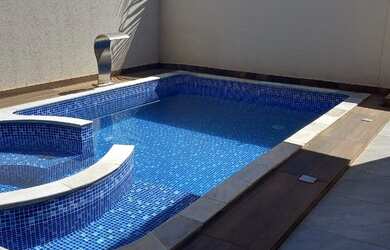 Imagem: A casa em condomínio possui 2 Dormitórios, 4 Banheiros, 4