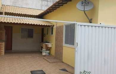 Imagem: A casa possui 2 Dormitórios, 2 Banheiros, 1 Vaga na garagem