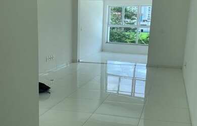 Imagem: O apartamento possui 3 Dormitórios, 1 Banheiro, 2 Vagas na