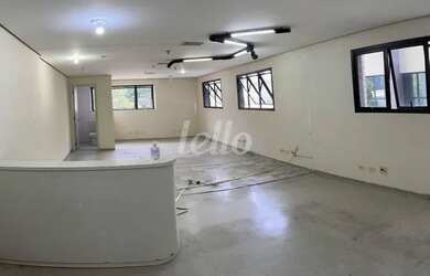 Imagem: O depósito possui 2 Vagas na garagem e 52m² de Área e está