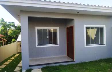 Imagem: A casa possui 2 Dormitórios, 2 Banheiros, 2 Vagas na garagem