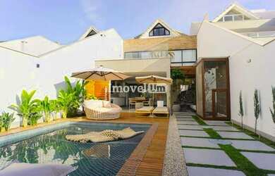 Imagem: A casa em condomínio possui 5 Dormitórios, 5 Banheiros, 3