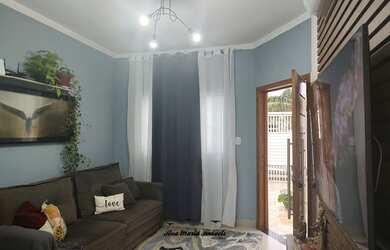 Imagem: A casa possui 2 Dormitórios, 2 Banheiros, 1 Vaga na garagem