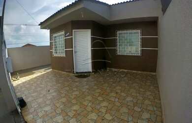 Imagem: A casa possui 2 Dormitórios, 2 Banheiros, 3 Vagas na garagem