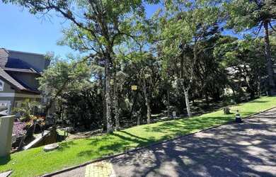 Imagem: O terreno possui 595m² de Área e está localizado em Canela