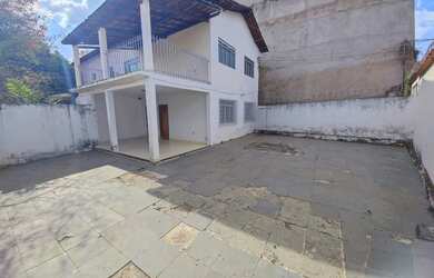 Imagem: A casa possui 3 Dormitórios, 1 Banheiro, 100m² de Área, Imóvel