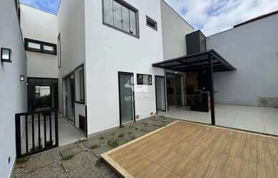 Imagem 16: Casa com piscina para Locação no bairro Aeroporto