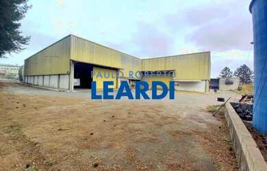 Imagem: O depósito possui 2700m² de Área e está localizado em Centro