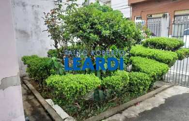 Imagem: A casa possui 2 Dormitórios, 1 Banheiro, 2 Vagas na garagem