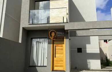 Imagem: A casa possui 2 Dormitórios, 3 Banheiros, 1 Vaga na garagem