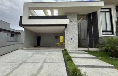 Imagem: A casa em condomínio possui 3 Dormitórios, 3 Banheiros, 4