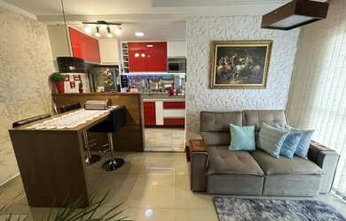 Imagem: O apartamento possui 2 Dormitórios, 1 Banheiro, 1 Vaga na garagem