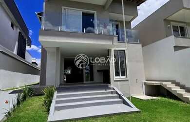 Imagem: A casa em condomínio possui 4 Dormitórios, 5 Banheiros, 4