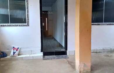 Imagem: A casa possui 2 Dormitórios, 1 Banheiro, 1 Vaga na garagem