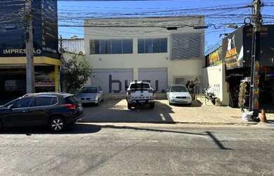 Imagem: O depósito possui 5 Vagas na garagem, 1.126m² de Área e