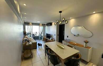 Imagem: O apartamento possui 3 Dormitórios, 2 Banheiros, 2 Vagas na