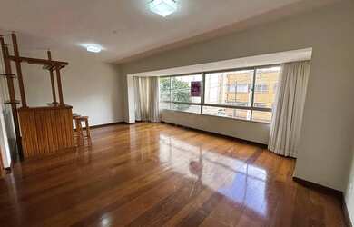 Imagem: O apartamento possui 4 Dormitórios, 3 Banheiros, 3 Vagas na