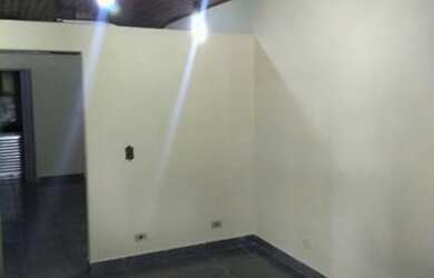 Imagem: A casa possui 3 Dormitórios, 1 Vaga na garagem e 105m² de