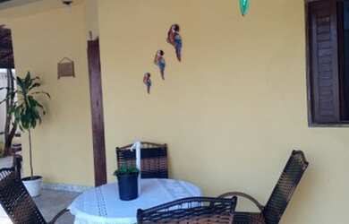 Imagem: A casa possui 3 Dormitórios, 5 Banheiros, 4 Vagas na garagem