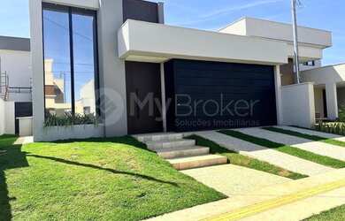 Imagem: A casa em condomínio possui 3 Dormitórios, 4 Banheiros, 4