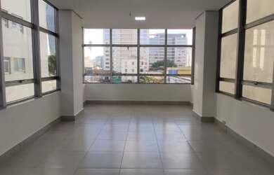 Imagem: O depósito possui 1 Vaga na garagem e 40m² de Área e está