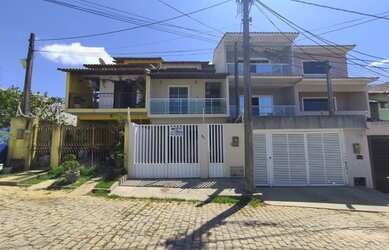 Imagem: A casa possui 4 Dormitórios, 4 Banheiros, 2 Vagas na garagem