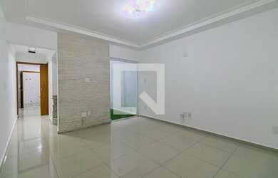 Imagem: A casa possui 3 Dormitórios, 4 Banheiros, 2 Vagas na garagem