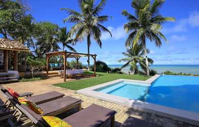 Imagem: A casa possui 5 Dormitórios, 5 Banheiros, 5 Vagas na garagem