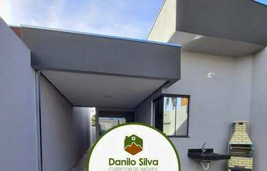 Imagem: A casa possui 3 Dormitórios, 1 Banheiro, 2 Vagas na garagem