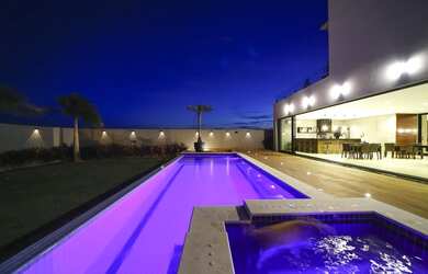 Imagem 3: Casa de condomínio para venda possui 700 metros quadrados com 4 quartos