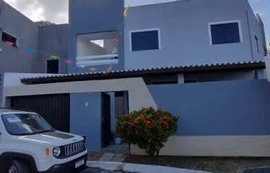 Imagem: A casa em condomínio possui 4 Dormitórios, 4 Banheiros, 1