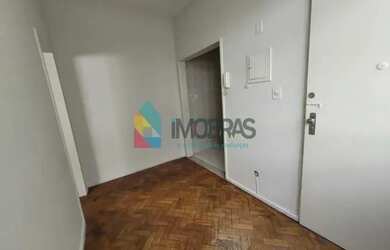 Imagem: O apartamento possui 1 Dormitório, 1 Banheiro, 28m² de Área