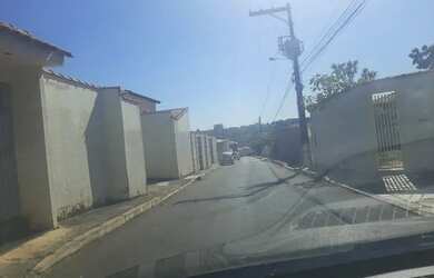 Imagem: A casa em condomínio possui 3 Dormitórios, 1 Banheiro, 3 Vagas