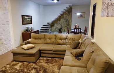 Imagem: A casa possui 3 Dormitórios, 4 Banheiros, 4 Vagas na garagem