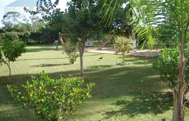 Imagem: A casa possui 4 Dormitórios, 4 Banheiros, 2 Vagas na garagem