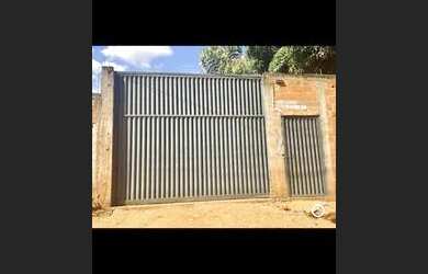 Imagem: A casa possui 2 Dormitórios, 1 Banheiro, 5 Vagas na garagem