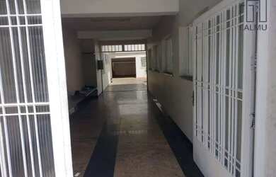 Imagem: O depósito possui 3 Vagas na garagem e 268m² de Área e está