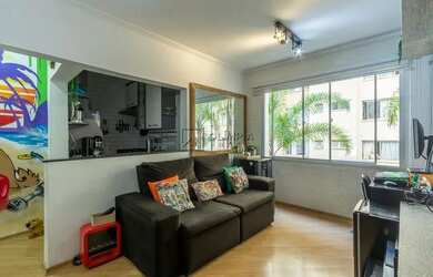 Imagem: O apartamento possui 1 Dormitório, 1 Banheiro, 1 Vaga na garagem