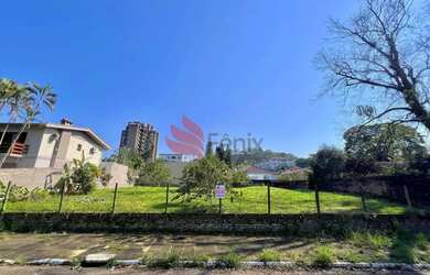 Imagem: O terreno possui 700m² de Área, Imóvel novo e está localizado