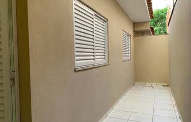 Imagem 2: Casa Bairro Santa Monica. 2 Vagas na garageme3 Dormitórios