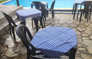 Imagem 4: Espaço para pequenos eventos no Janga com piscina e churrasqueira