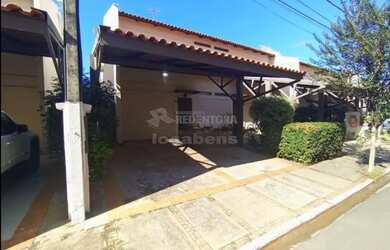 Imagem: A casa em condomínio possui 3 Dormitórios, 2 Banheiros, 2