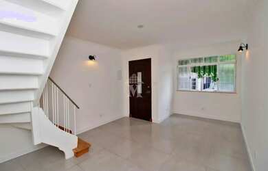 Imagem: O depósito possui 1 Vaga na garagem e 106m² de Área e está